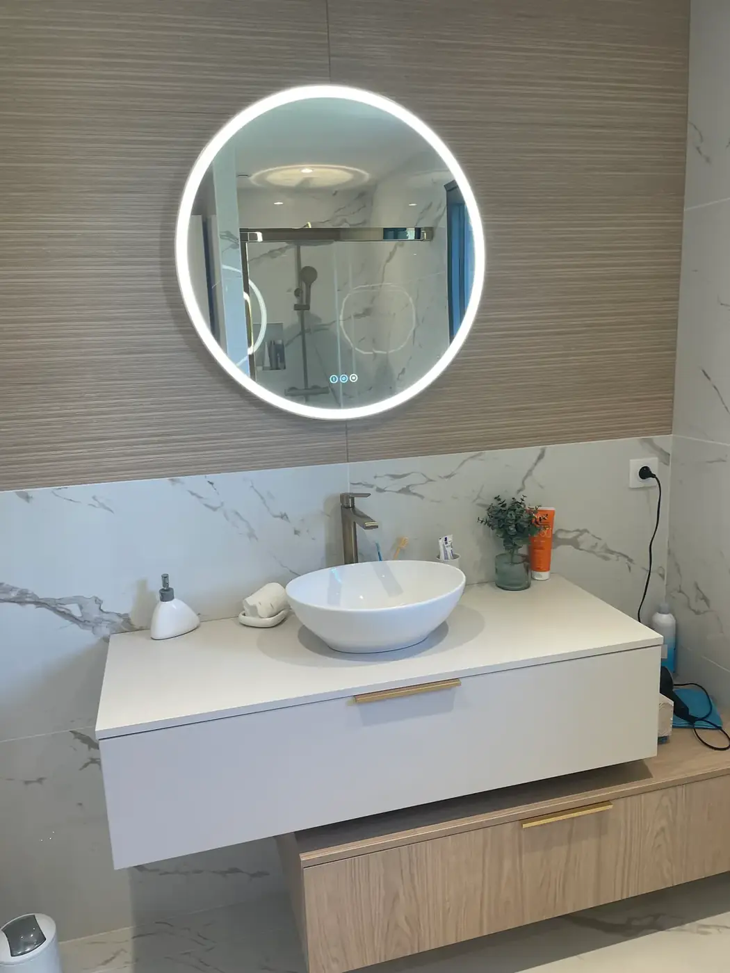 Salle de bains — rénovation complète à Châteauneuf-le-Rouge (13)