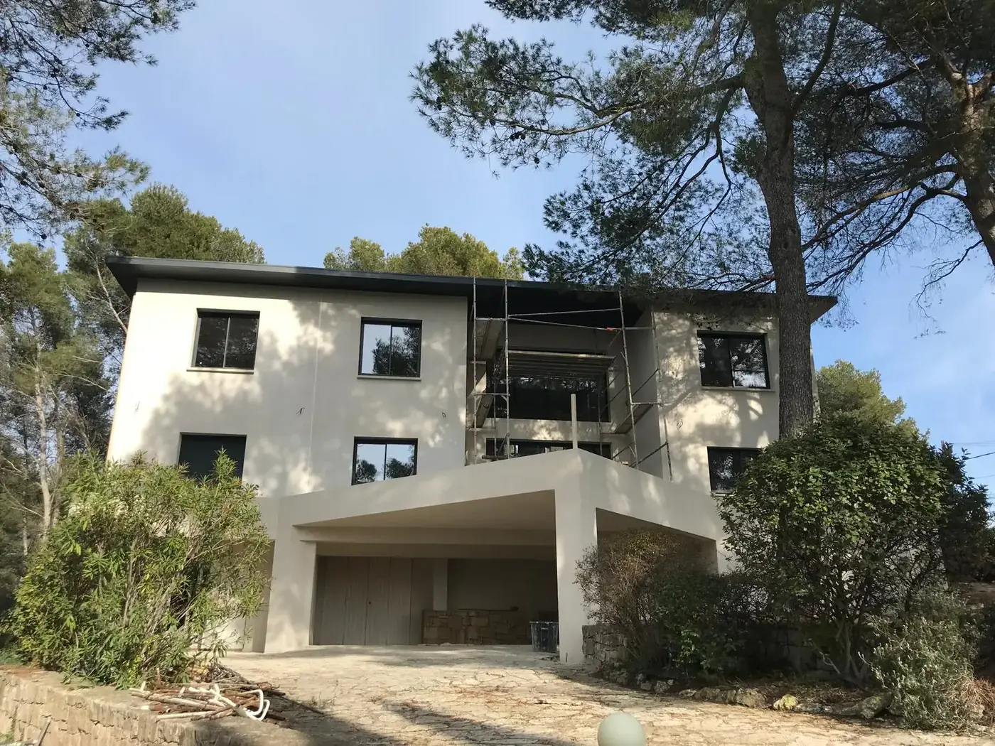 Extension livrée, de jour — extension et rénovation à Bouc-Bel-Air (13)